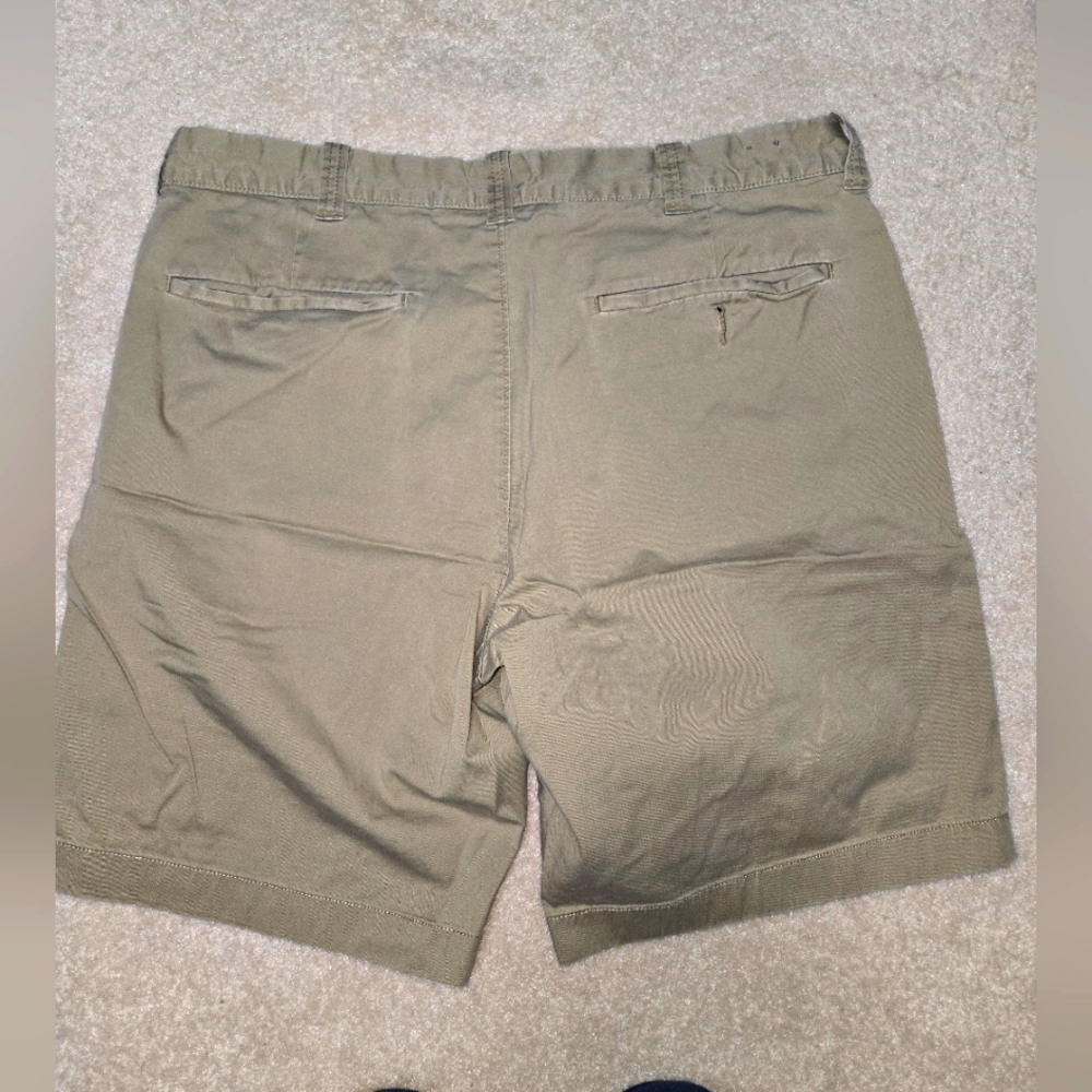 J. Crew Men's waist 33 Stretch Flat Front Shorts - Picture 7 of 9